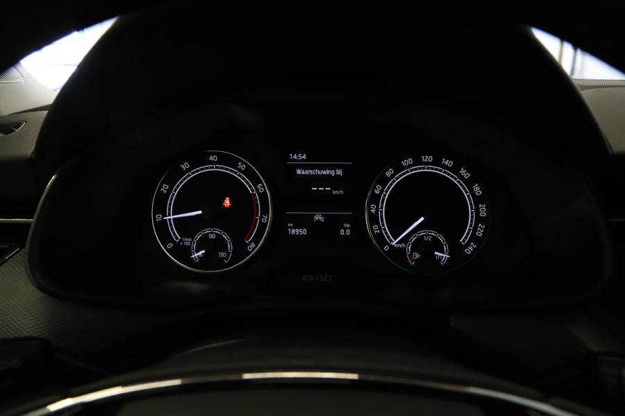 Škoda SCALA 1.0 TSI 110pk Ambition Navi via App Cruise Dab Lm velgen