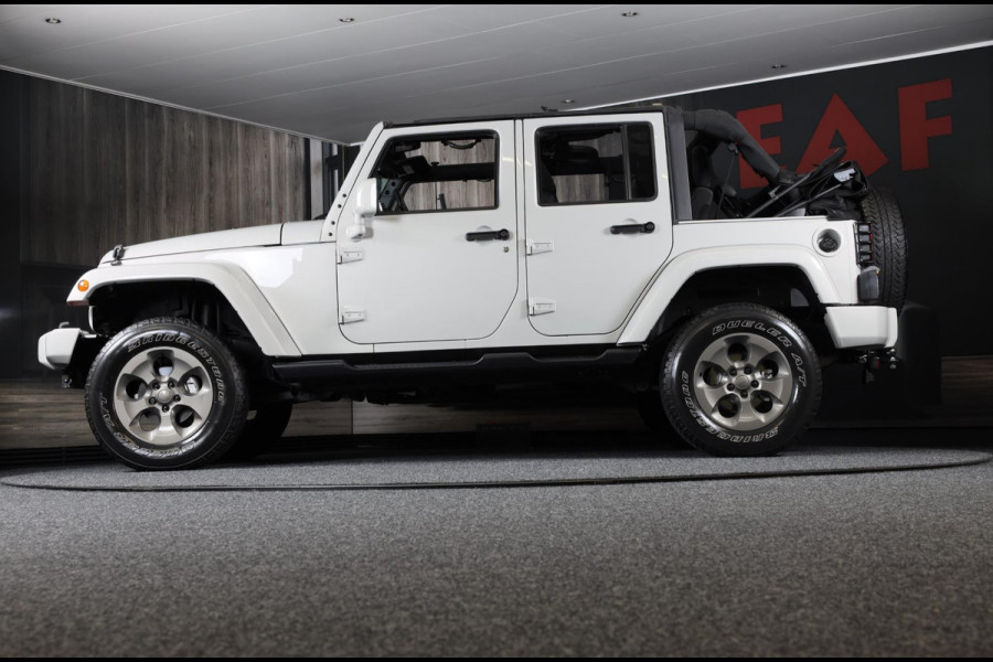 Jeep Wrangler Unlimited CABRIO 3.6 Sahara / 6 Bak / Airco / Navi / Camera / Elek Pakket / Cruise Control / Led / Trekhaak / 18 Inc