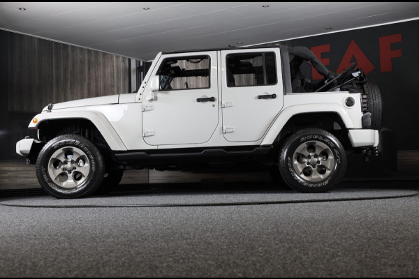 Jeep Wrangler Unlimited CABRIO 3.6 Sahara / 6 Bak / Airco / Navi / Camera / Elek Pakket / Cruise Control / Led / Trekhaak / 18 Inc