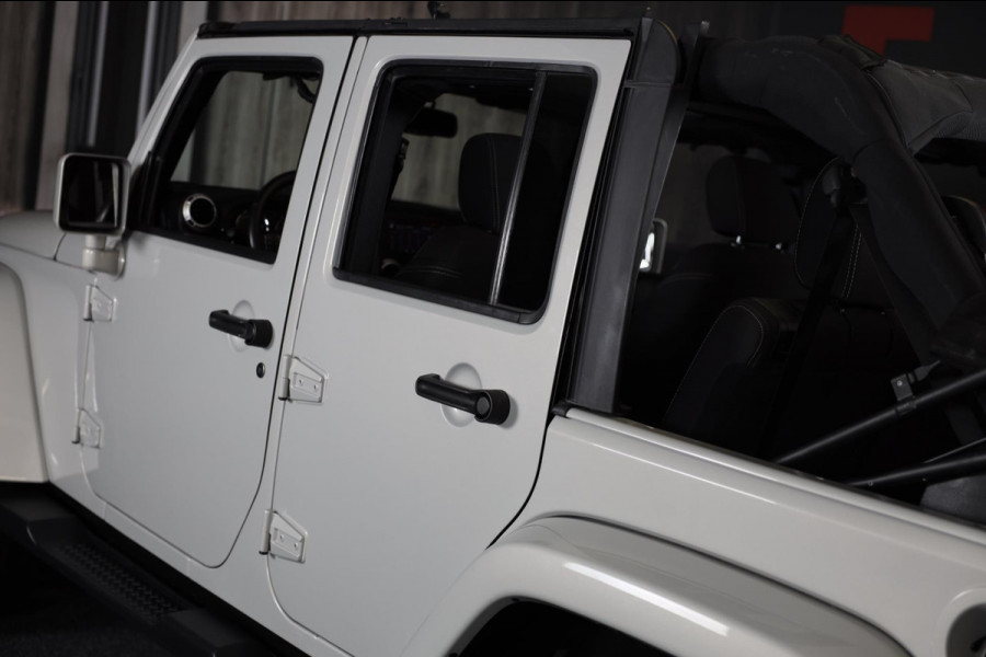 Jeep Wrangler Unlimited CABRIO 3.6 Sahara / 6 Bak / Airco / Navi / Camera / Elek Pakket / Cruise Control / Led / Trekhaak / 18 Inc