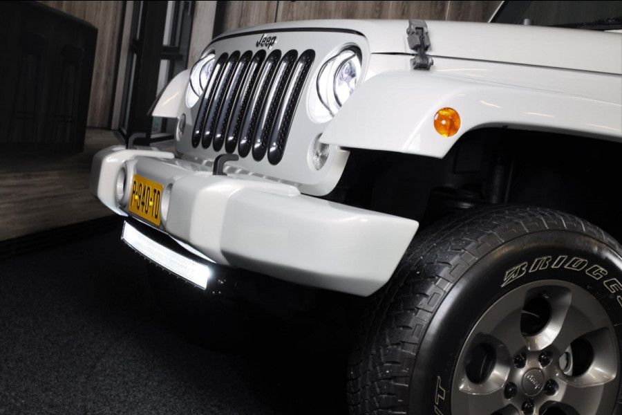 Jeep Wrangler Unlimited CABRIO 3.6 Sahara / 6 Bak / Airco / Navi / Camera / Elek Pakket / Cruise Control / Led / Trekhaak / 18 Inc