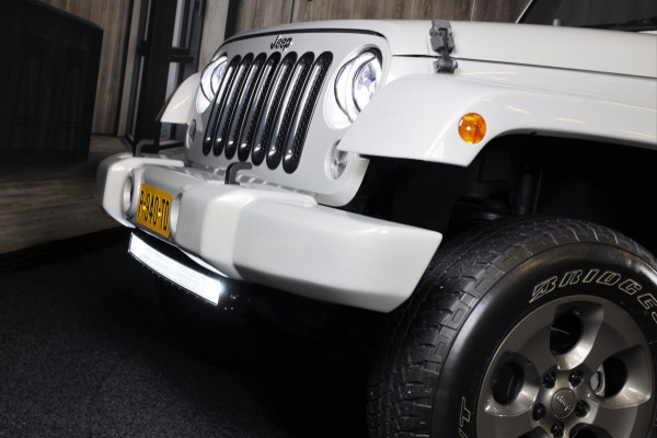 Jeep Wrangler Unlimited CABRIO 3.6 Sahara / 6 Bak / Airco / Navi / Camera / Elek Pakket / Cruise Control / Led / Trekhaak / 18 Inc