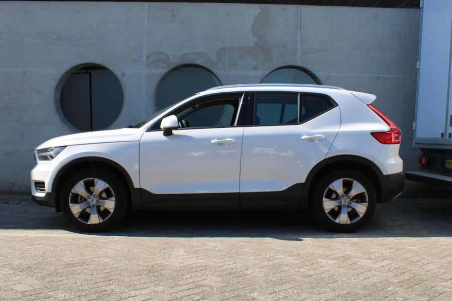 Volvo XC40 1.5 T3 Momentum Pro | TREKHAAK | LEDEREN BEKLEDING |