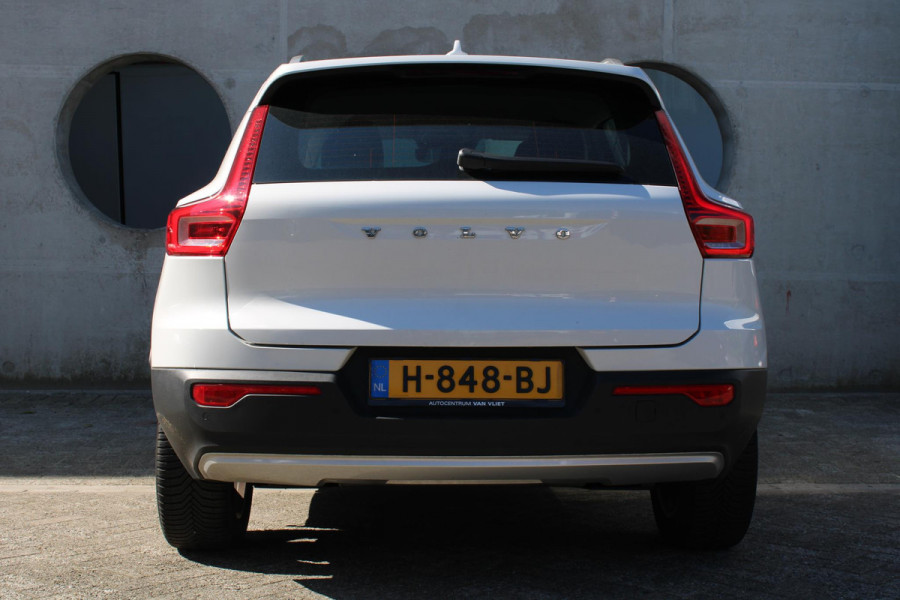 Volvo XC40 1.5 T3 Momentum Pro | TREKHAAK | LEDEREN BEKLEDING |