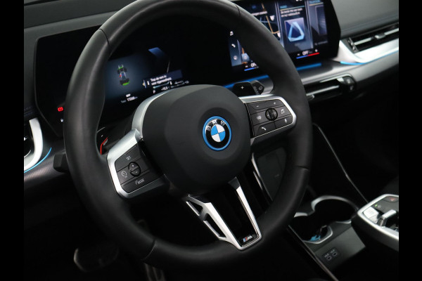 BMW X1 30e xDrive M-Sport | 20" | Panorama | HK | Trekhaak