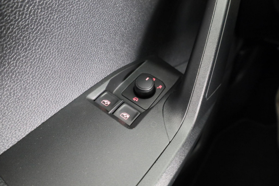 Seat Ibiza 1.0 TSI Style Business Intense 95 pk | Navigatie | Parkeersensoren | Achteruitrijcamera | Autom. airco | Cruise control |