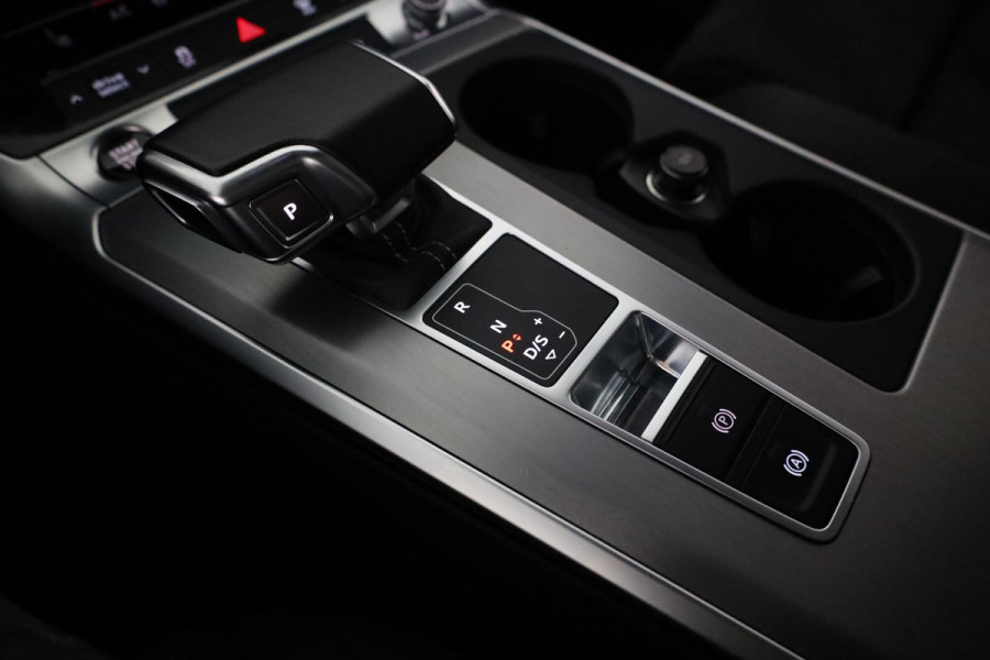 Audi A6 Avant 55 TFSI e quattro Competition S-Line 367 pk S-Tronic | Navigatie | Panoramadak | Parkeersensoren | Stoelverwarming | Matrix LED Koplampen | S-Line