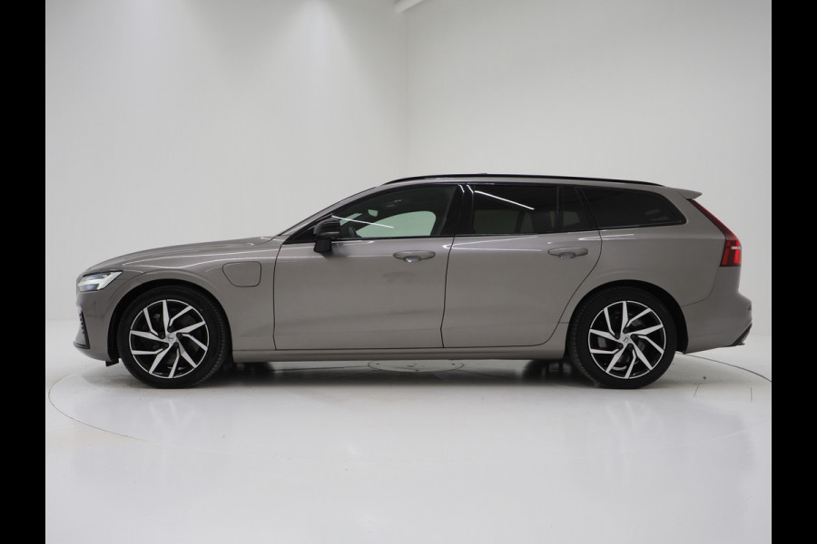 Volvo V60 2.0 T8 Twin Engine AWD R-Design | Panoramadak | Pilot Assist | Head UP | Memory