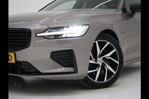 Volvo V60 2.0 T8 Twin Engine AWD R-Design | Panoramadak | Pilot Assist | Head UP | Memory