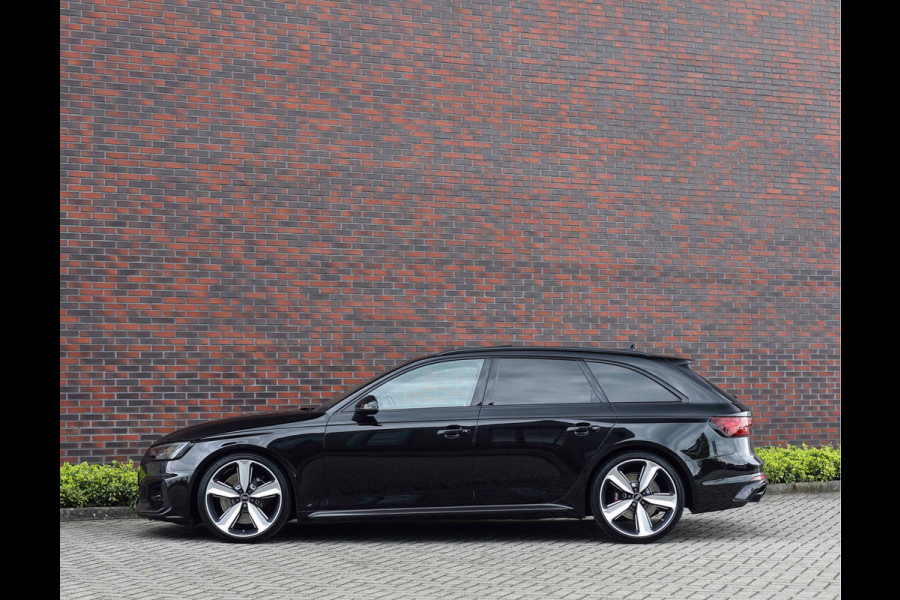 Audi RS4 Avant 2.9 TFSI Quattro *Dynamic*Carbon*Pano*B&O*