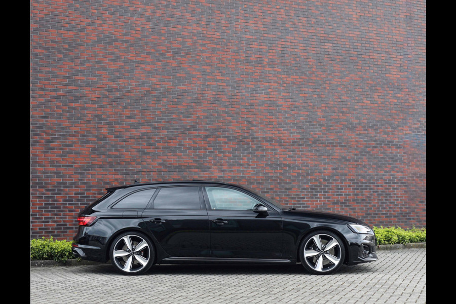 Audi RS4 Avant 2.9 TFSI Quattro *Dynamic*Carbon*Pano*B&O*