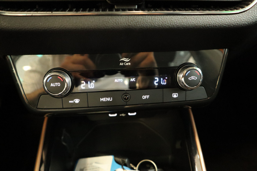 Škoda Fabia 1.0 TSI Monte Carlo Navigatie, LMV  Two Tone Color