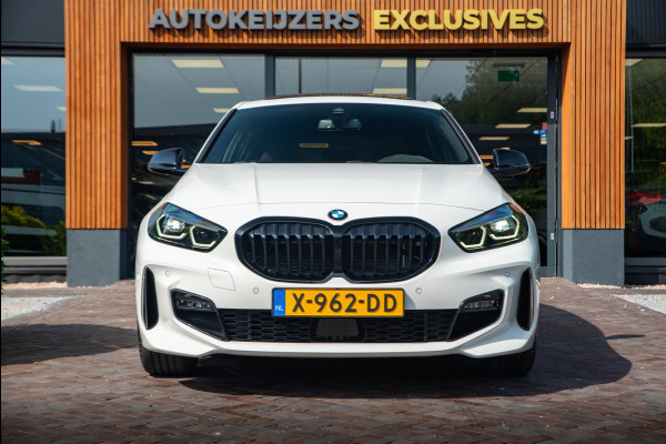 BMW 1-serie 118i M Pakket Panoramadak Sportstoelen Camera Ambient DAB+