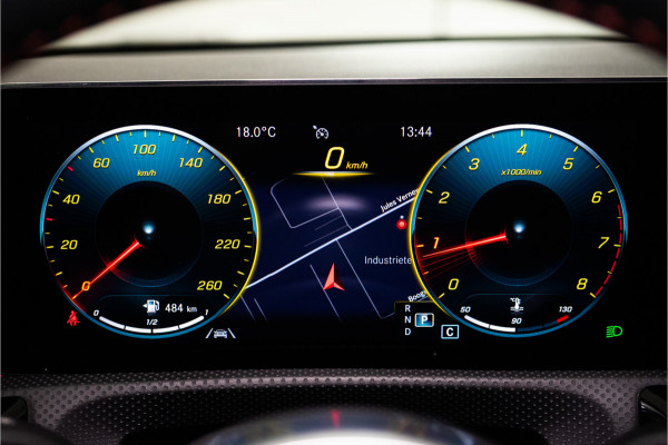 Mercedes-Benz CLA-Klasse 180 AMG Line 136PK | MBUX | Sfeer | LED | Stoelverw. | 12 MND Garantie!