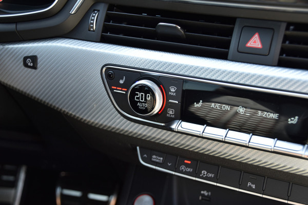 Audi RS4 Avant 2.9 TFSI RS 4 quattro ADAPTIVE CRUISE CONTROL | B&O SOUND | MEMORY SEATS | SFEERVERLICHTING | PANORAMDAK | MASSAGESTOELEN | STOELVERWARMING & STUURVERWARMING |
