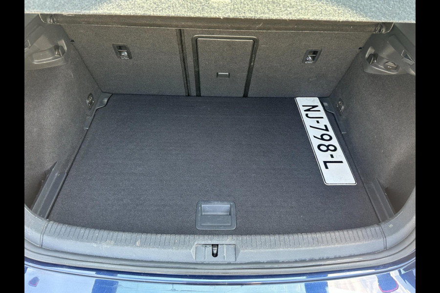 Volkswagen Golf 1.0 TSI Connected Series|Camera|PDC|CarPlay|Trekhaak|HS6