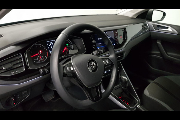 Volkswagen Polo 1.0 TSI 116pk DSG Highline | Navigatie | Climate Control | Parkeer sensoren | Cruise Control adaptive | Extra  getint glas