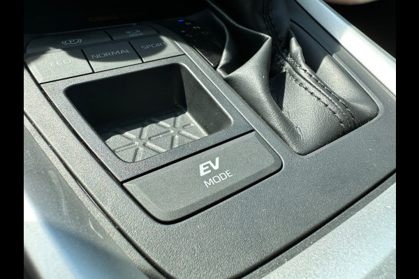 Toyota RAV4 2.5 Hybrid Bi-Tone