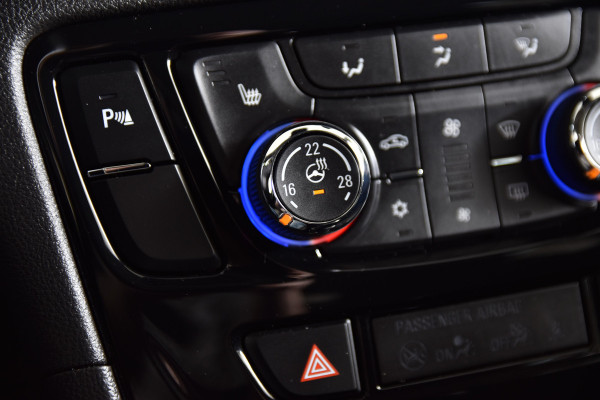 Opel Mokka X 1.4 Turbo 140 PK Innovation - Automaat | Cruise | Stoel- + Stuurverwarming | Camera | PDC | NAV | ECC | All Seasons | Trekhaak | LM 18'' |