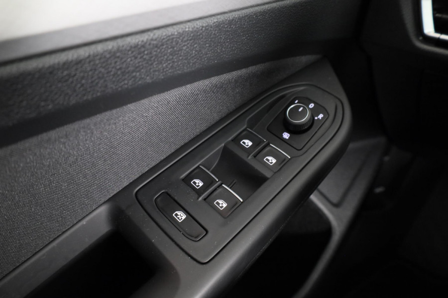 Volkswagen Golf 1.5 eTSI Life 150 PK | Automaat (DSG) | Navigatie | Camera | Stoelverwarming