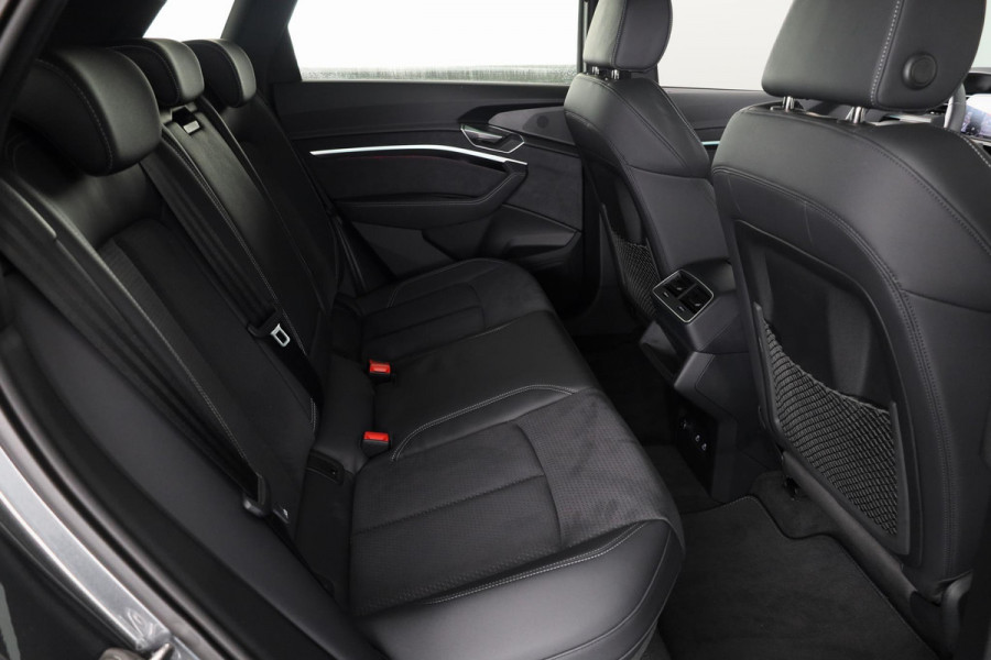 Audi Q8 Sportback e-tron 50 quattro S Edition 95 kWh 340pk | Panoramadak | 21 inch Lichtmetalen velgen | Optiekpakket zwart plus