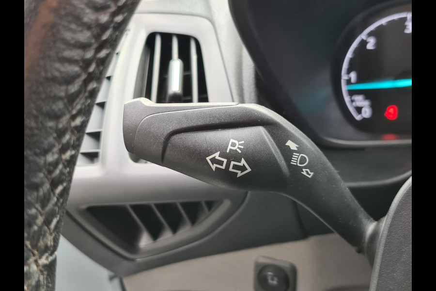 Ford Transit Connect 1.5 EcoBlue L2 Trend 100pk | Technology Pack met SYNC 3 scherm en Camera | All Weather Banden| Reservewiel | Verwarmbare voorstoelen | zij-en gordijnairbags | Trekhaak |Verwarmbare voorruit | Led laadruimteverlichting