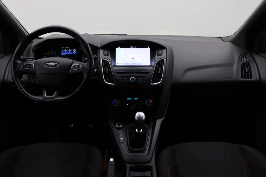 Ford FOCUS Wagon 1.5 ST-Line Climate, Cruise, Camera, PDC, Apple CarPlay, Navigatie, Trekhaak, 17''