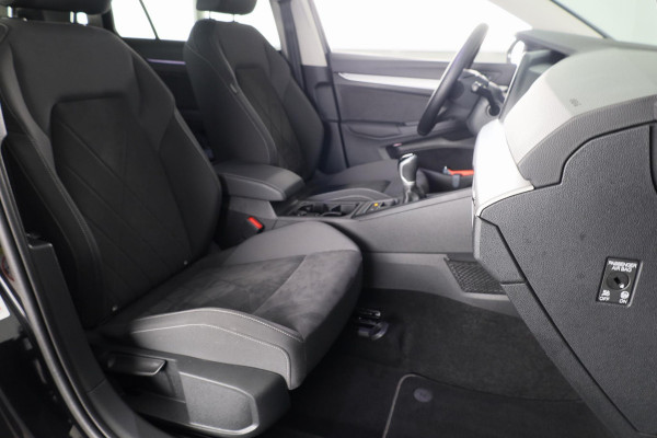 Volkswagen GOLF Variant 1.5 TSI Life Business 130 pk | Verlengde garantie | Navigatie | Parkeersensoren | Achteruitrijcamera |
