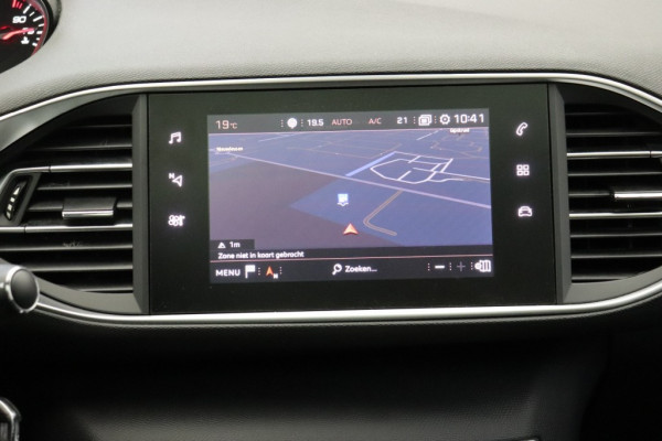 Peugeot 308 1.2 PureTech Executive - Panorama, Navi, Carplay