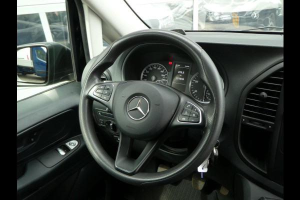 Mercedes-Benz Vito 111 CDI Lang ,airco , navigatie ,3 zits, trekhaak