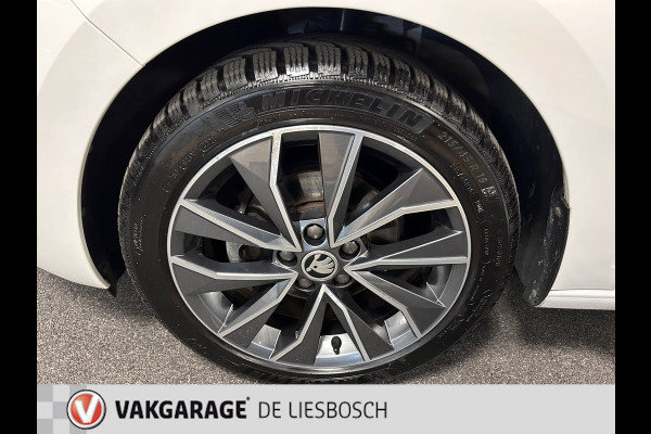 Škoda Rapid Spaceback 1.2 TSI Greentech Drive/Panorama-dak/Navigatie/pdc/stoelverwarming