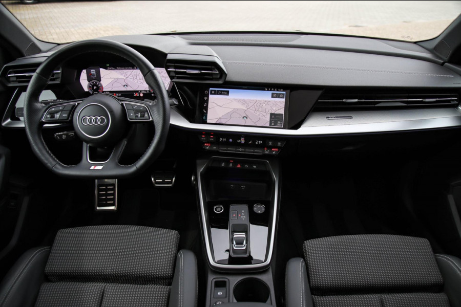 Audi A3 Limousine 35 1.5 TFSI S Edition One S-line 150pk S-Tronic Lederen kuipstoelen|Virtual Cockpit|Panoramadak|LED Matrix|Black