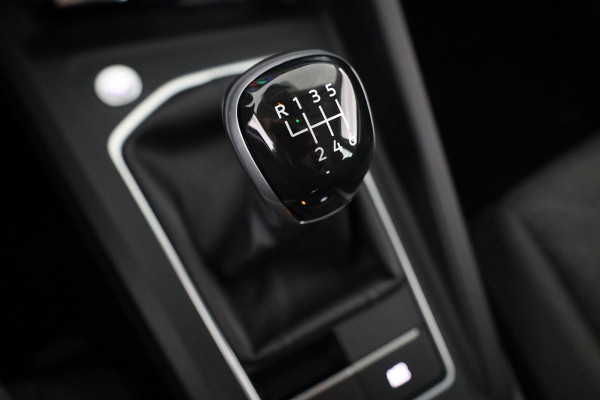 Volkswagen Golf 1.0 TSI Life 110 pk | Verlengde garantie | Navigatie | Parkeersensoren | Adaptieve cruise control |