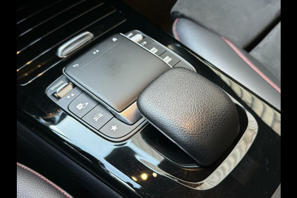 Mercedes-Benz A-Klasse 180 AMG-styling | Automaat | Wide screen navigatiesysteem | Stoelverwarming | LED | Apple CarPlay | Nightpakket