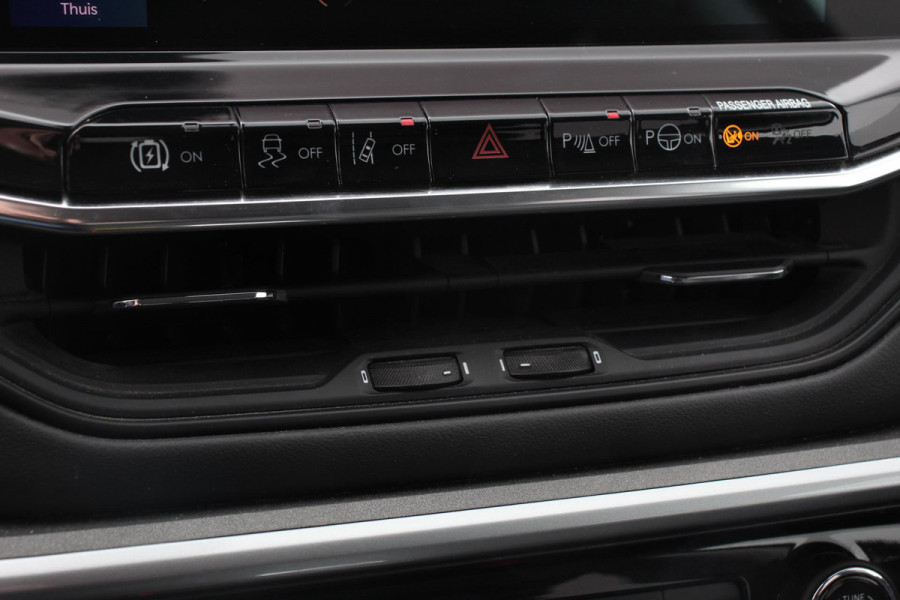 Jeep Compass 1.3 4xe Plug-in Hybrid Electric Limited | Navigatie | Apple Carplay/Android Auto | Parkeersensoren | Camera | Adaptive Cruise Control | Stoel-en stuurverwarming | Ledverlichting voor | Getinte ramen