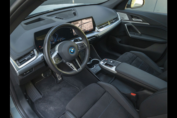 BMW X1 30e xDrive M-Sport - Pano - Trekhaak - Driving Ass - Memory - Harman Kardon
