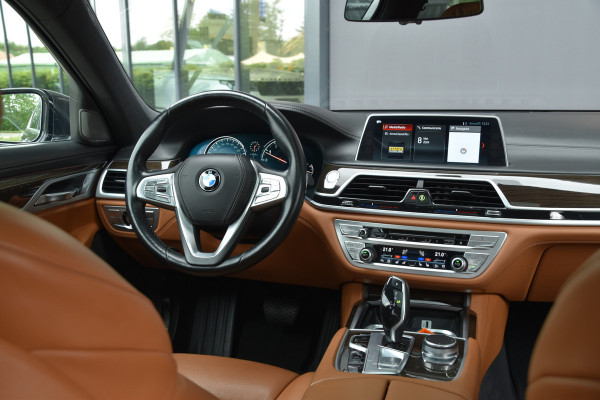 BMW 7 Serie 750i High Executive NIEUWSTAAT | ADAPTIVE CRUISE | 4-WIELBESTURING STOELVERWARMING & KOELING | HARMAN/KARDON | DRIVING ASSISTANT PLUS | INTERIOR PURE EXCELL. | COMFORT ZETELS | DAB | EXKLUSIVE LEDER NAPPA | DAK  INNOVATION PACK | SOFTCLOSE | ALCANTARA HEMEL | ETC.