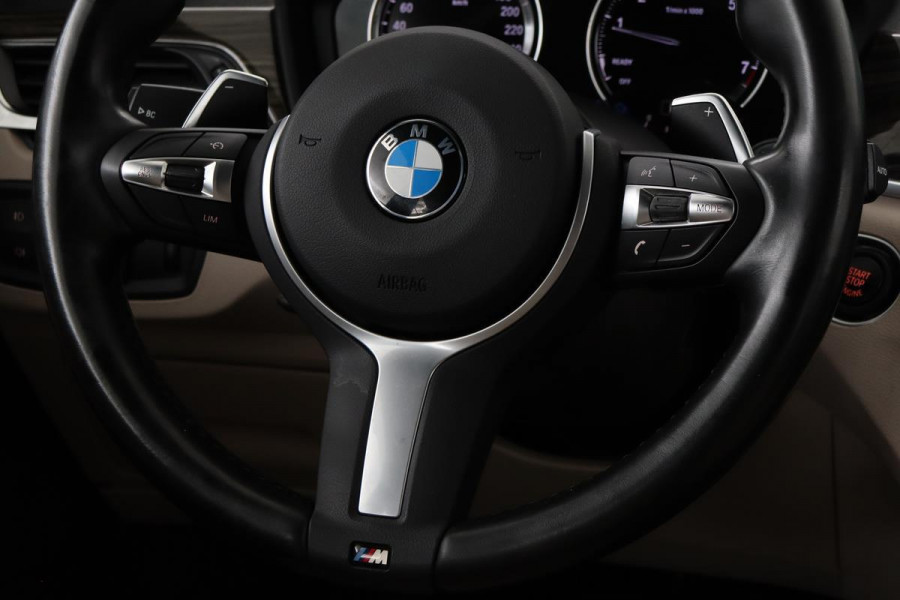 BMW X1 sDrive20i Orange Edition III | Panoramadak | Trekhaak | Sportstoelen | Camera | HiFi | DAB+ | Leder | Stoelverwarming