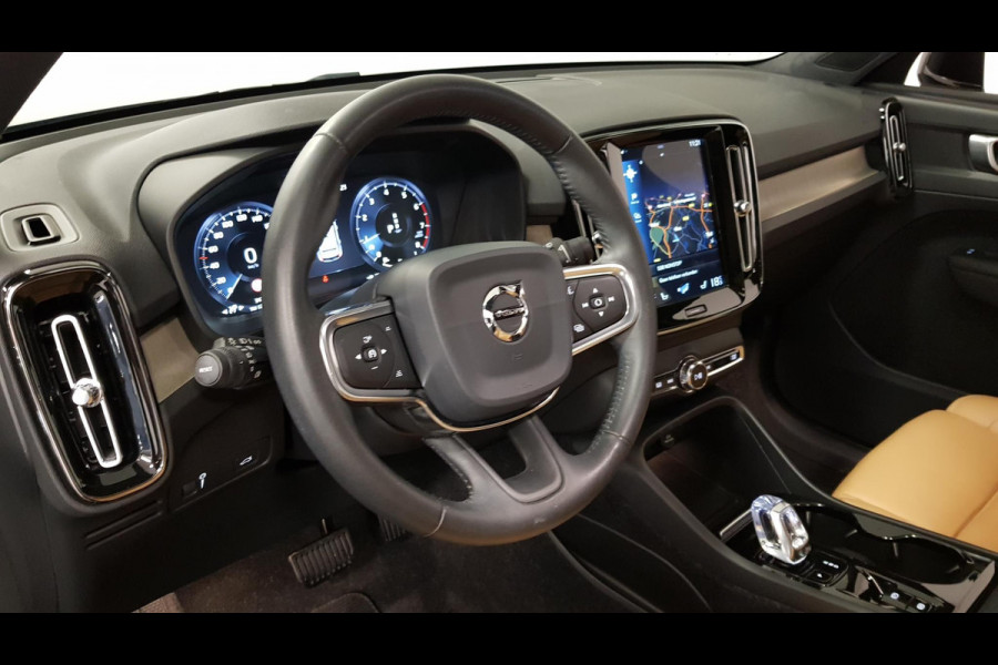 Volvo XC40 2.0 T4 190pk Automaat AWD Inscription | Lederen bekleding | Navigatie | DAB | Adaptive cruise control | Led