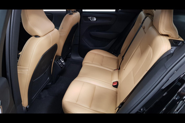 Volvo XC40 2.0 T4 190pk Automaat AWD Inscription | Lederen bekleding | Navigatie | DAB | Adaptive cruise control | Led