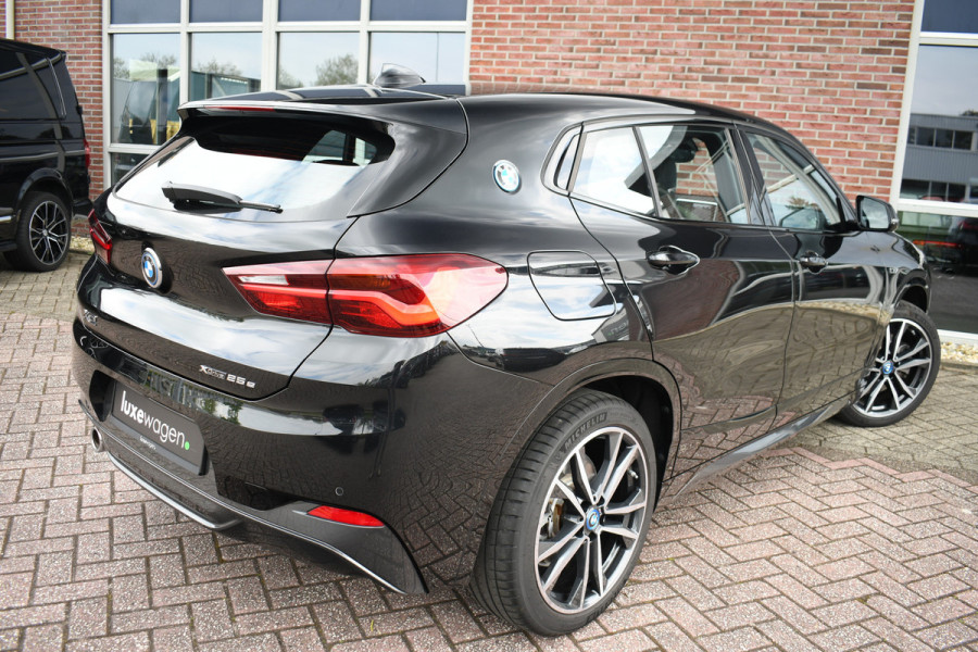 BMW X2 xDrive25e 220pk M-Sport ACC Camera El-Klep 19inch Shadowline