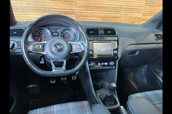 Volkswagen Polo 1.8 TSI GTI | Full LED | PANO | PDC | Climatronic | 17 Inch | Bluetooth connect | top staat! |