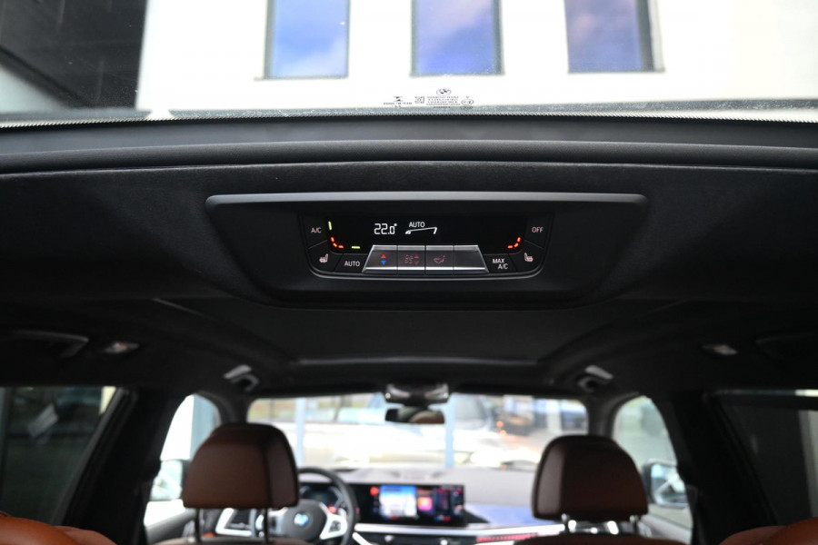 BMW X7 xDrive40d *M-Sport Pro / Bowers & Wilkins / Sky Lounge Pano / HUD / Exclusive / 6-Pers / Massage*