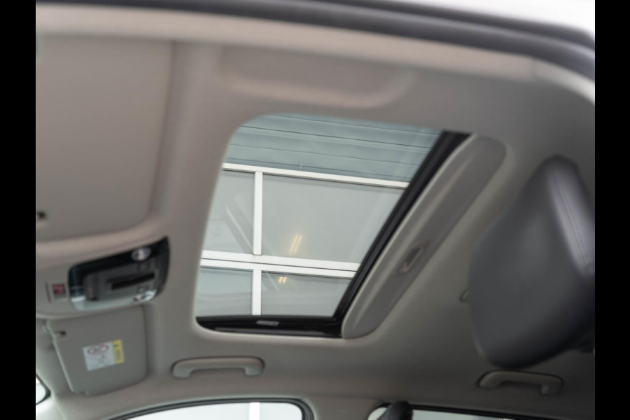 Kia Niro 1.6 GDi Hybrid ExecutiveLine | Schuifkantel dak | Stoel/stuur verwarming | Stoel ventilatie | Harman en Kardon audio