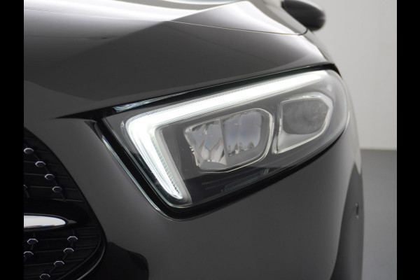 Mercedes-Benz A-Klasse 180 Business Solution AMG Night Upgrade | PANO SCHUIF/OPENDAK | STOELVERW. | CAMERA |