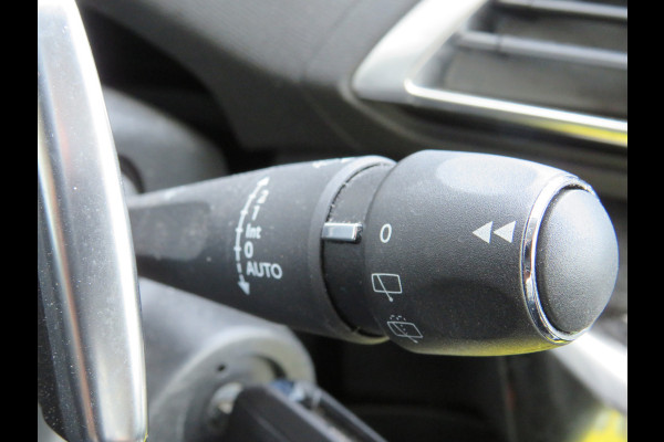Peugeot 3008 1.2 PureTech Allure | automaat | navigatie |