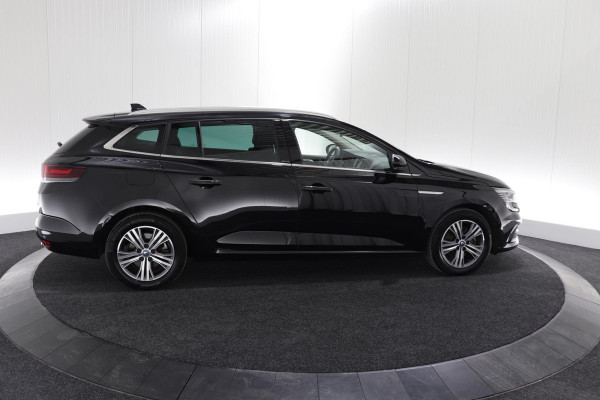 Renault MEGANE Estate 1.6 E-Tech Plug-In Hybrid 160 Intens | Camera | Dodehoekdetectie | Head-Up Display | Apple Carplay