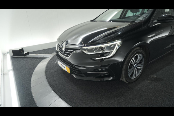 Renault MEGANE Estate 1.6 E-Tech Plug-In Hybrid 160 Intens | Camera | Dodehoekdetectie | Head-Up Display | Apple Carplay