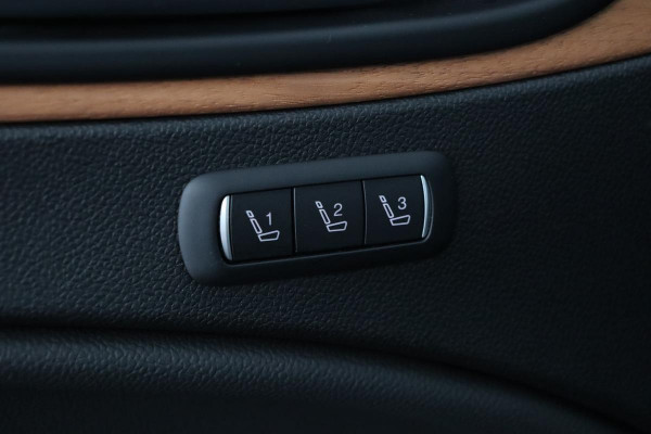 Alfa Romeo Stelvio 2.0T AWD Super | Leder | Stoel & stuurverwarming | Camera | Navigatie | Memory | Xenon | Keyless | Cruise control