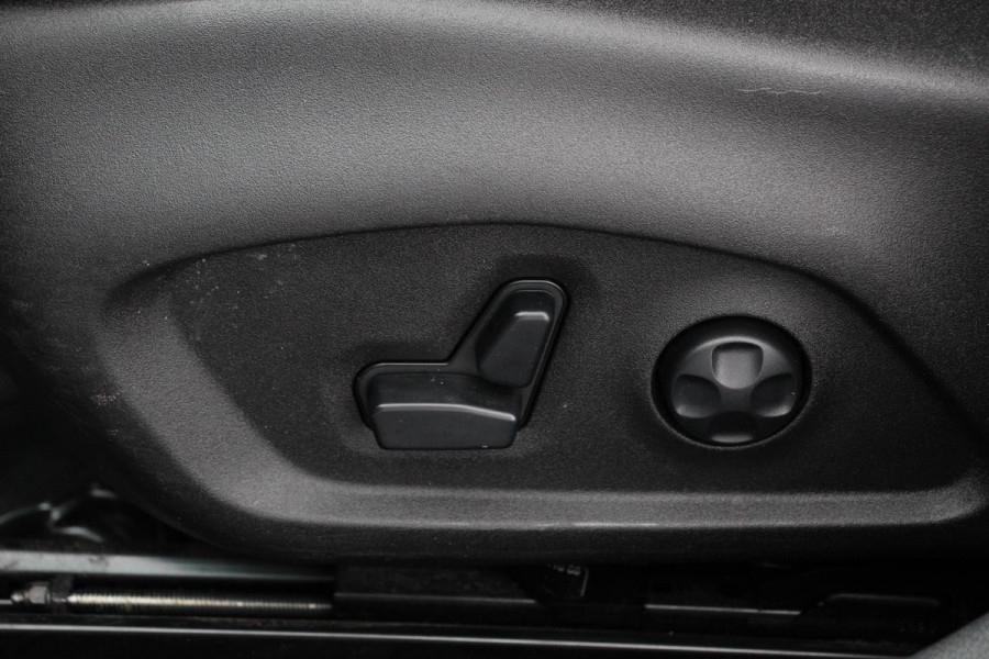 Jeep Compass 4xe 240 Plug-in Hybrid S | Navigatie | Apple Carplay/Android auto | Climate Control | Parkeersensoren | Camera | Elektrisch verstelbare bestuurderstoel | Xenon koplampen | Stoelverwarming | Elektrische achterklep | Afneembare trekhaak